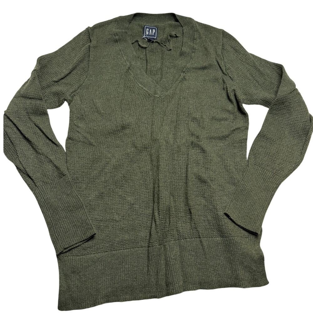 Olive green Gap long-sleeve sweater Women's V-neck style Size Small